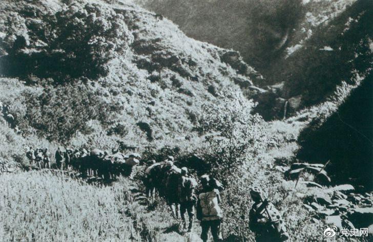 1947年6月,刘邓大军强渡黄河天险,千里跃进大别山,揭开了中国人民